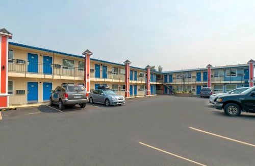 Albany Hotel | Studio 6 Suites - Albany, OR