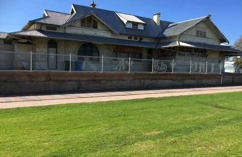 Mount Gambier Apartment | Studio 8 B & B - Perfect central location