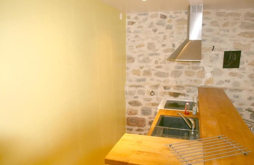 Saint-Alban-sous-Sampzon Apartment | Studio a Grospierres avec magnifique vue sur la montagne piscine partagee jardin clos
