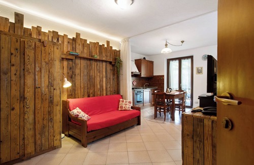 Saint-Pierre Apartment | Studio 'A4 Piano Rialzato' with Mountain View, Private Terrace and Wi-Fi
