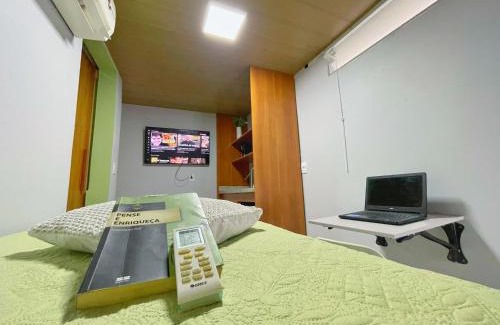 Macae House | STUDIO aconchego, com Ar, Wifi, Smartv e Cozinha
