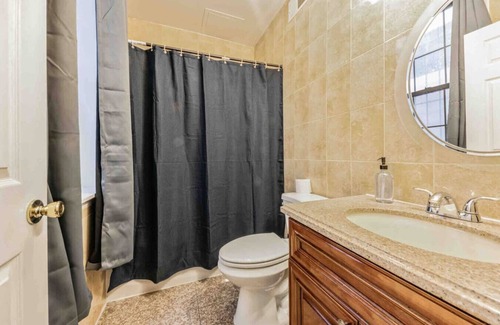 Center City Apartment | Studio Across the Street from Convention Center 2R