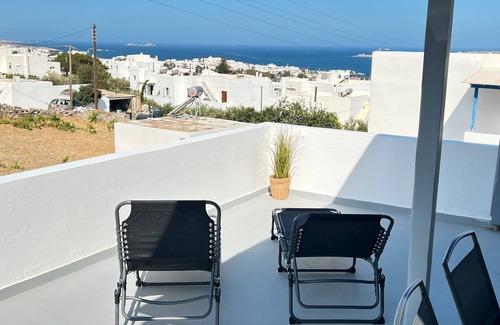 Paros Apartment | Studio 'Aeolian Blu 2' with Sea View, Wi-Fi and Air Conditioning
