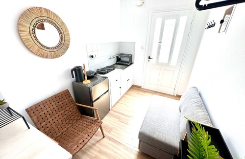Paros Apartment | Studio 'Aeolian Blu 5' with Sea View, Wi-Fi and Air Conditioning