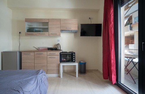 Vyronas Apartment | Studio Ag Ioannis m station 1 bed 2 pers by MPS