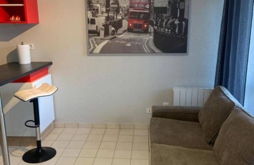 Douvaine Apartment | "Studio Agora" with Balcony & Wi-Fi