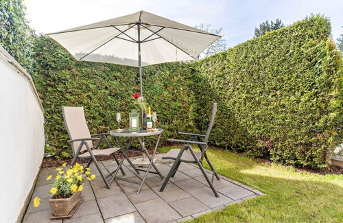 Lehen Apartment | Studio Apartment 'Ferienwohnung Lehen - Herr 1' with Shared Garden and Wi-Fi