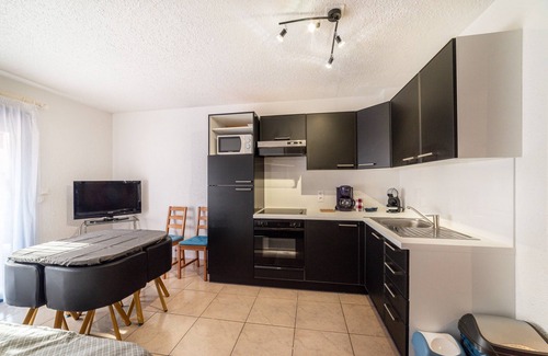 Les Hauts de Canet Apartment | Studio Apartment 'Dream House Miami' with Shared Pool, Wi-Fi and Air Conditioning