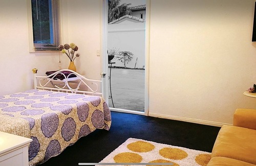 Broadbeach Waters Apartment | Studio Apartment Broadbeach Australia