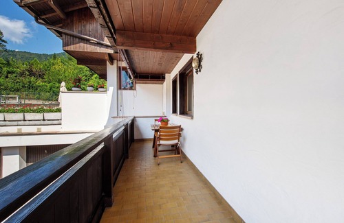 Domegge di Cadore Apartment | Studio Apartment 'Monolocale Monti Pallidi' with Mountain View, Private Terrace and Shared Garden