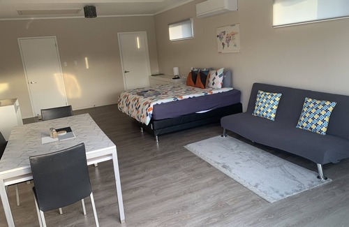 Palmerston North Apartment | Studio Apartment- modern and spacious built 2020!