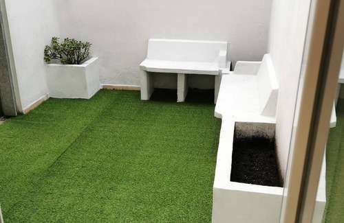 Monserrato House | Studio apartment 2 steps subway with courtyard