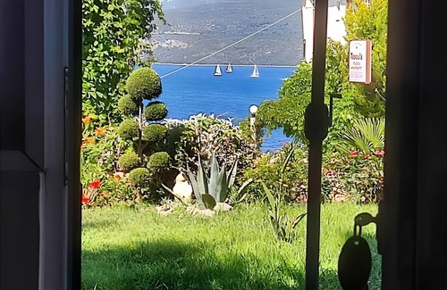 Spanokhorion Apartment | Studio Apartment '3 Adults No 5' with Sea View, Wi-Fi and Air Conditioning