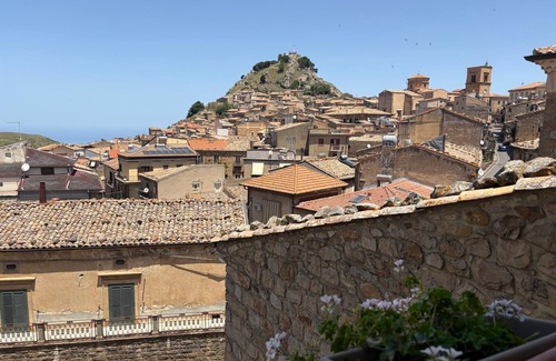 Mistretta Apartment | Studio Apartment 3 with View, Wi-Fi and Air Conditioning