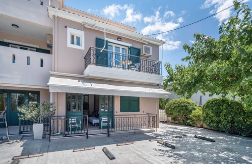 Kalligoni Apartment | Studio Apartment 'Alexandros 2 Guests A' with Mountain View, Wi-Fi and Air Conditioning