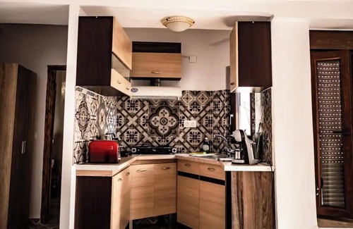Kouroutai Apartment | Studio Apartment 'Asfentamos' with Mountain View, Wi-Fi and Air Conditioning