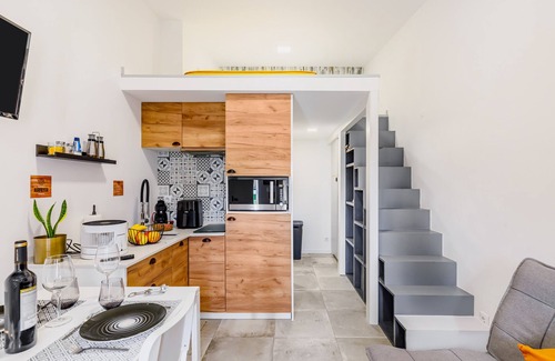 Palmela Apartment | Studio Apartment "Chalé Do Vale - Shiva House" with Shared Pool, Private Terrace & Wi-Fi