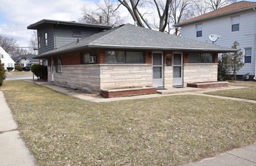 South Bend Apartment | Studio apartment close to Notre Dame! (1309.3)