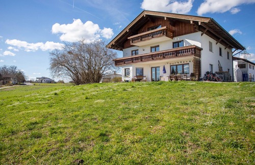 Seeon-Seebruck Apartment | Studio Apartment 'Fuchsbau Am Chiemsee' with Private Terrace and Wi-Fi