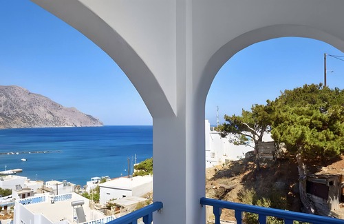 Diafani Apartment | Studio Apartment 'Double No 1' with Sea View, Wi-Fi and Air Conditioning