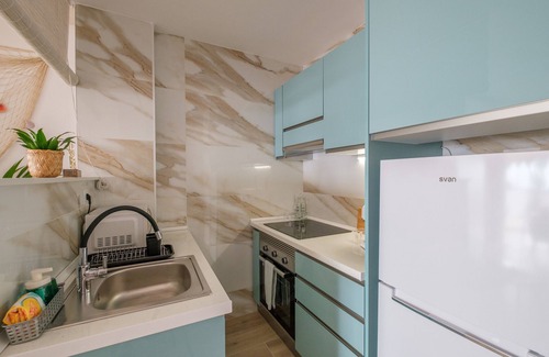 Peniscola Apartment | Studio Apartment 'Estudio En Peñíscola' with Sea View, Shared Pool & Wi-Fi