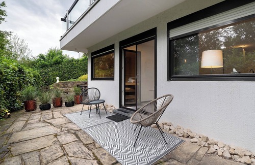 Zaisenhausen Apartment | Studio Apartment 'Ferienappartement Harmonie' with Private Terrace and Wi-Fi
