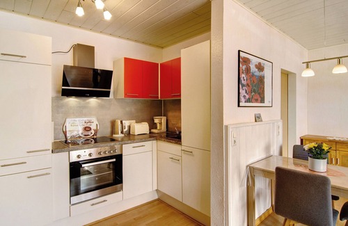 Wangerland Apartment | Studio Apartment 'Ferienwohnung Goldblume Hooksiel' with Shared Garden, Balcony and Wi-Fi