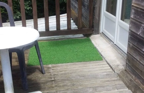Broons Apartment | Studio Apartment 'Gite 2 Personnes Sauna Et Étang' with Shared Garden and Wi-Fi