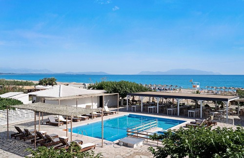 Pidima Kyras Apartment | Studio Apartment 'Iguana 11' with Shared Pool, Wi-Fi and Air Conditioning