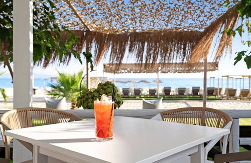 Pidima Kyras Apartment | Studio Apartment 'Iguana 1' with Shared Pool, Wi-Fi and Air Conditioning