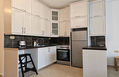 Qender Apartment | Studio Apartment in Saranda by the Beach