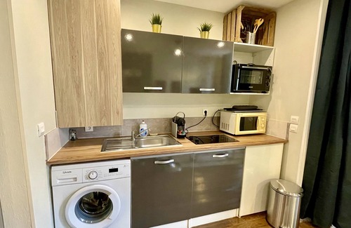 Verdun Apartment | Studio apartment in Verdun, "Les Coulisses"
