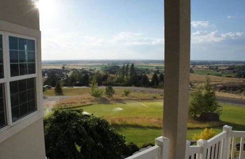 Idaho Falls House | Studio apartment in walk out basement with amazing city view!
