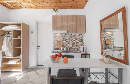 Drimonas Apartment | Studio Apartment 'Kerkis Mountain View' with Mountain View, Wi-Fi and Air Conditioning