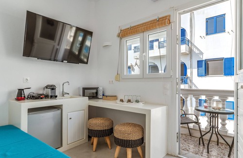 Tinos House | Studio Apartment 'Kleris 1 Tinos' with Sea View, Wi-Fi and Air Conditioning