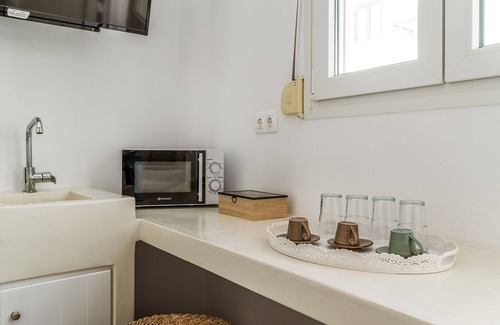 Tinos House | Studio Apartment 'Kleris 1 Tinos' with Sea View, Wi-Fi and Air Conditioning