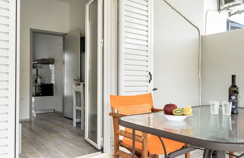 Zalongo Apartment | Studio Apartment 'Labros 2' with Mountain View, Wi-Fi and Air Conditioning