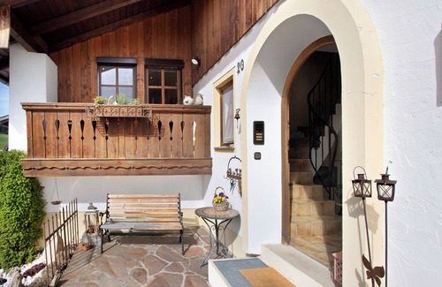 Teisendorf Apartment | Studio Apartment 'Lackner' with Mountain View, Balcony and Wi-Fi