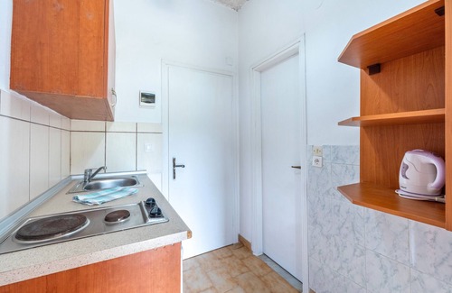 Notos Apartment | Studio Apartment 'Maltas 14' with Shared Terrace, Wi-Fi and Air Conditioning