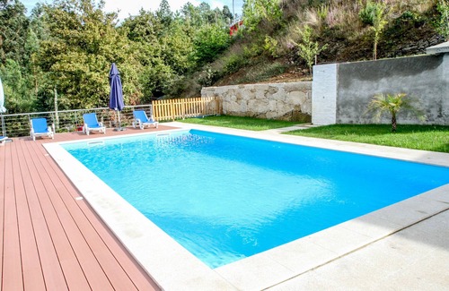 Arouca Apartment | Studio Apartment 'Martins House' with Mountain View, Wi-Fi and Air Conditioning