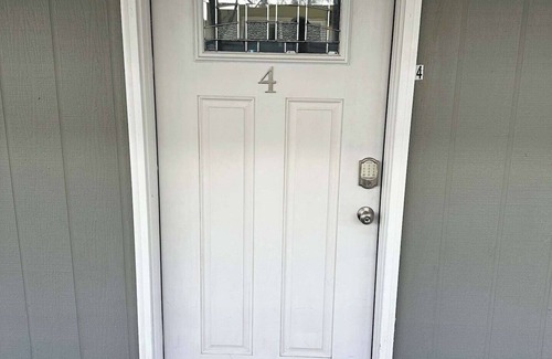 University Heights Apartment | Studio apartment Near UNM, Nob-Hill and downtown.
