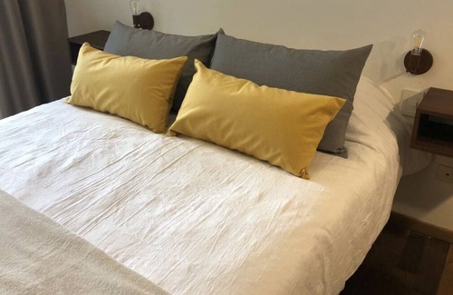 Centro Apartment | Studio apartment near the river with pool