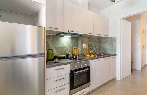 Nikiana Apartment | Studio Apartment 'Oceanida Terpsis Lyxury Suite' with Sea View, Wi-Fi and Air Conditioning