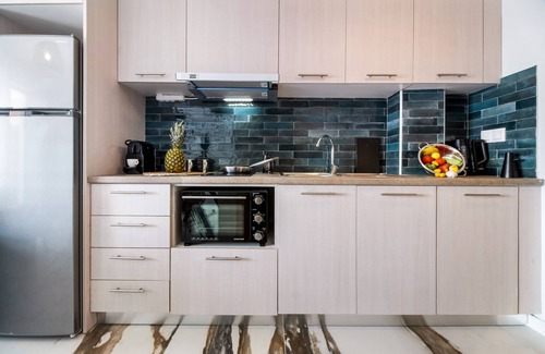 Nikiana Apartment | Studio Apartment 'Oceanida Afrodite Lyxury Suite' with Sea View, Wi-Fi and Air Conditioning