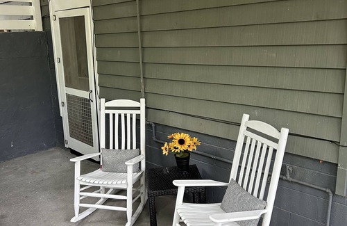 Clarkesville Apartment | Studio Apartment Perfect for Two off Lake Burton near Clayton, GA and Helen, GA