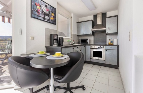 Kadelburg Apartment | Studio Apartment 'Rheinblick' with Private Terrace and Wi-Fi
