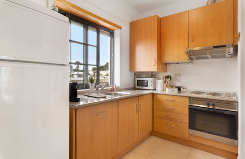 Quinta do Anjo Apartment | Studio Apartment 'Santos Village' with Balcony and Air Conditioning