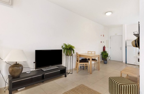 Quinta do Anjo Apartment | Studio Apartment 'Santos Village' with Balcony and Air Conditioning