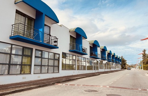Quinta do Anjo Apartment | Studio Apartment 'Santos Village' with Balcony and Air Conditioning