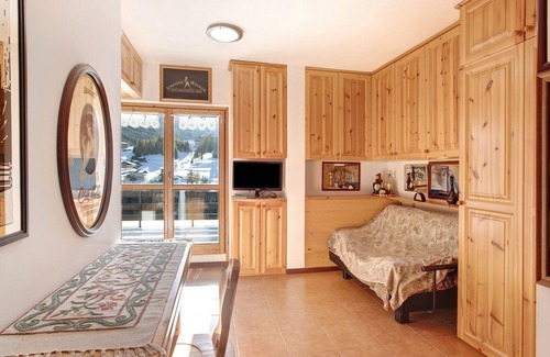 Semogo Apartment | Studio Apartment 'Semogo 1' with Mountain View, Terrace & Balcony
